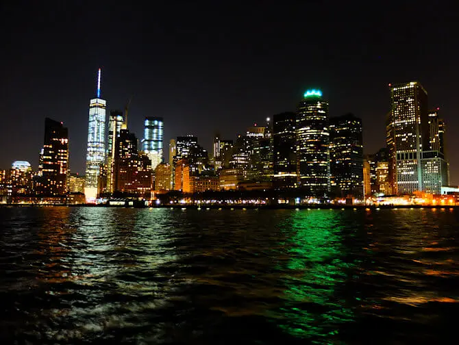 Bateaux middagskryssning i New York - Utsikt