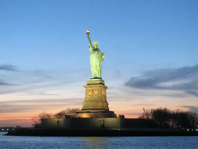 Twilight båttur i NYC - Frihetsgudinnan