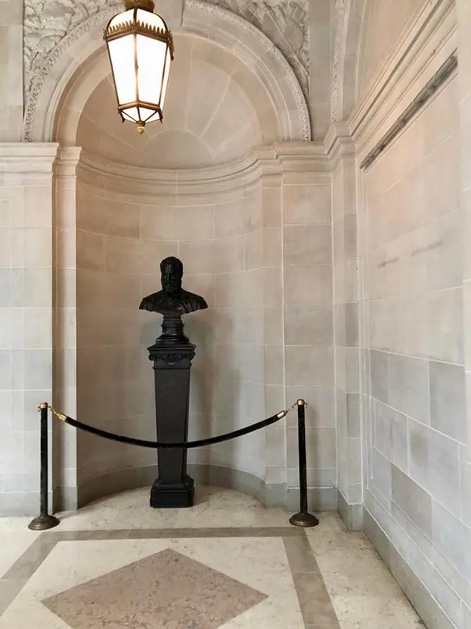The Frick Collection i NYC - Pelarhall