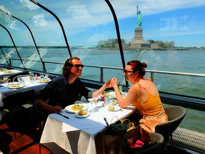 Middagskryssningar på Alla hjärtans dag i New York - Frihetsgudinnan