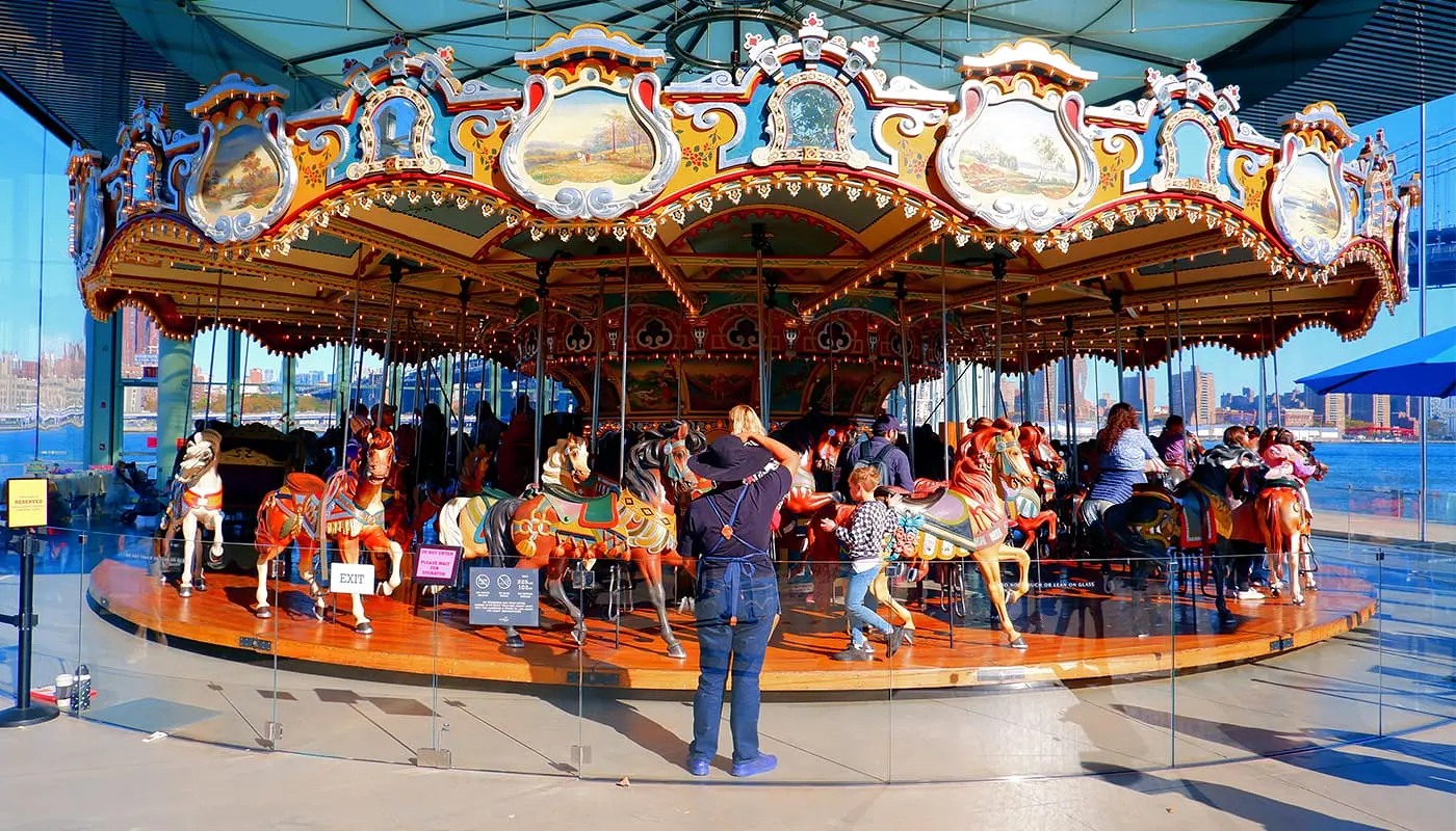 Janes Carousel i Brooklyn - Karusellen