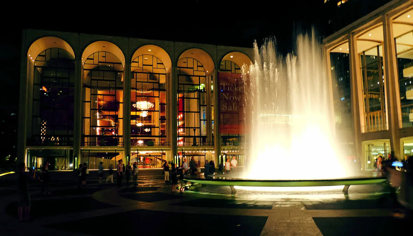 Lincoln Center i New York - Lincoln Center på kvällen