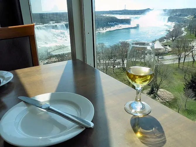 Niagarafallen med flyg - lunch