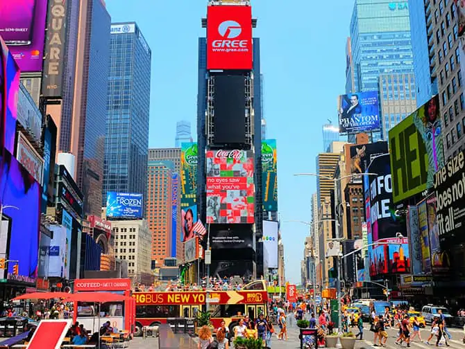 Saker att göra på Times Square - Billboards