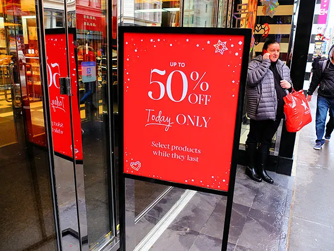 Black Friday i New York - Skylt
