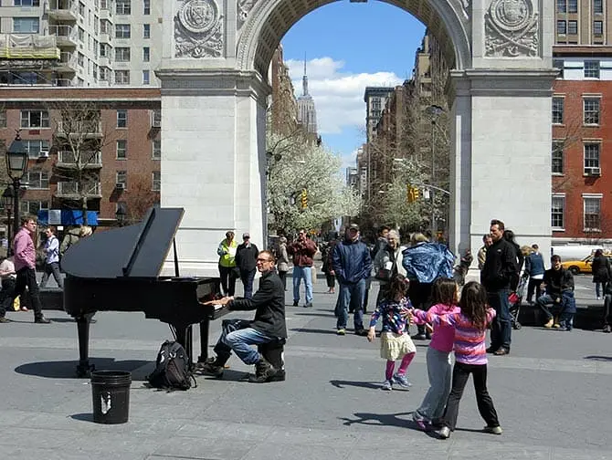 Parker i New York - Live musik i Washington Square Park