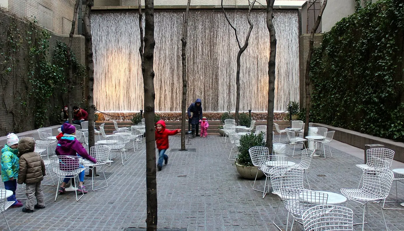 Parker i New York - Paley Park