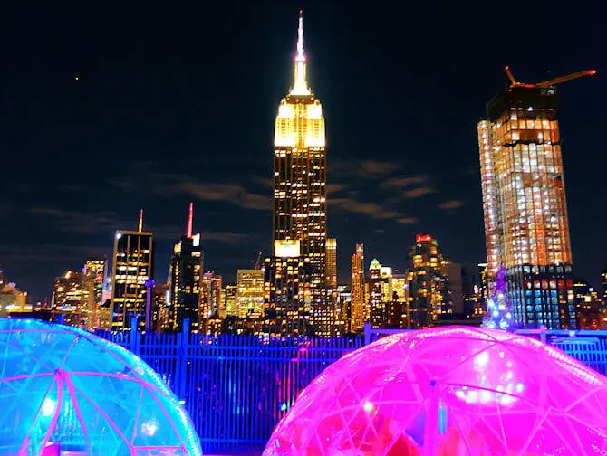 Rooftop Bar i NYC - 230 Fifth och Empire State