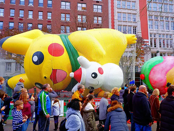 Macy's Thanksgiving Parade - Blåser upp ballongerna