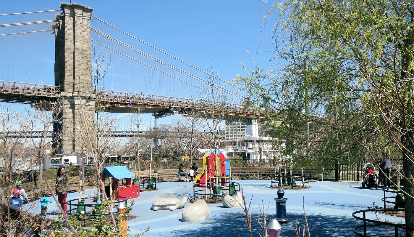 Lekplats i NYC - Pier 1