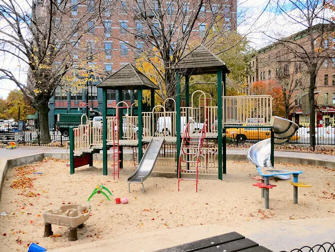 Lekplats i NYC - Bleeckerstreet Playground