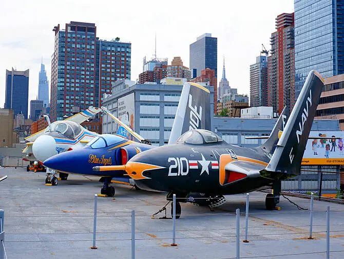 Intrepid Sea, Air and Space Museum i New York - Ute på däck