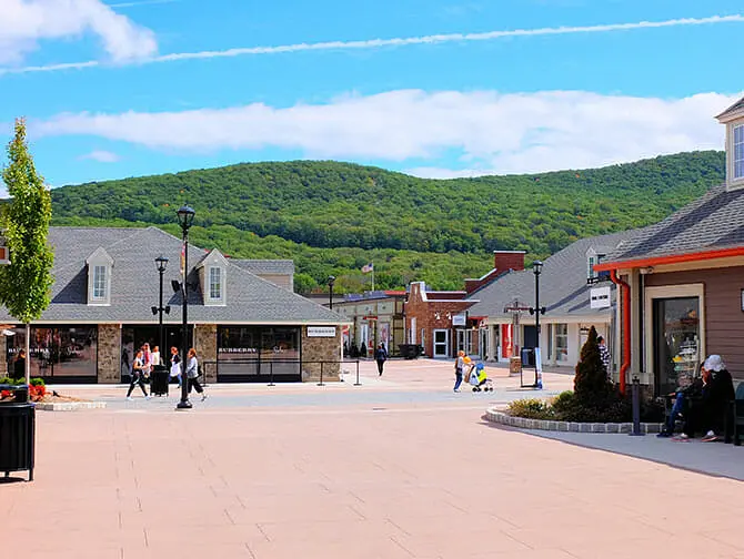 Woodbury Common Premium Outlet Center i New York - Torg