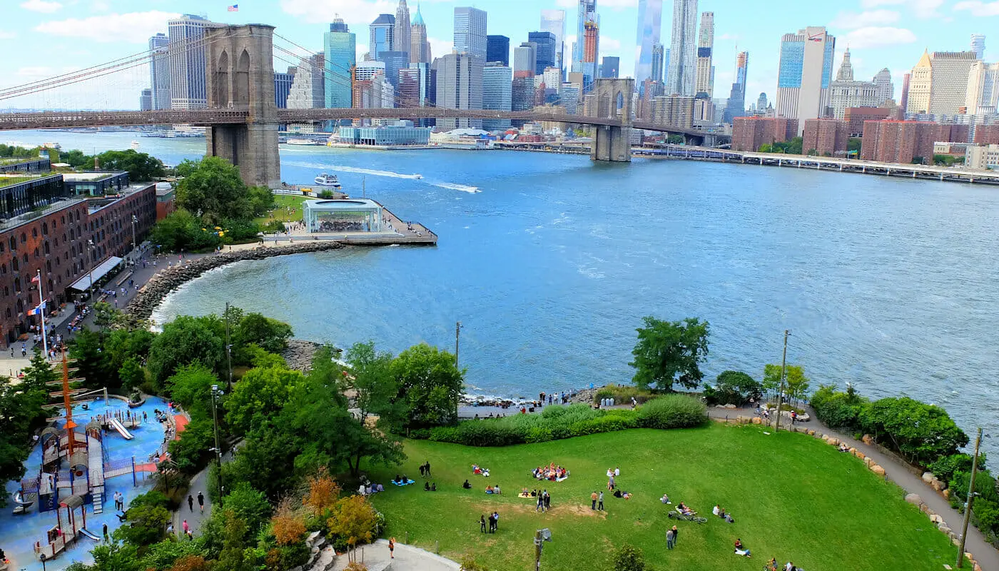 Brooklyn Bridge Park i New York - Från ovan