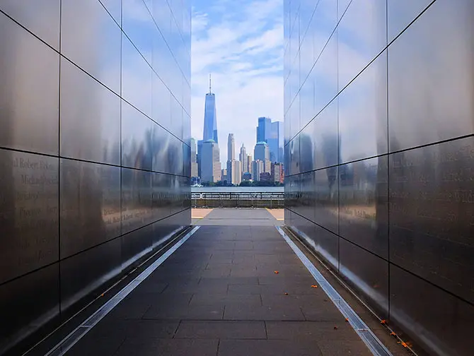Empty Sky Memorial i New Jersey - Utsikt skyline