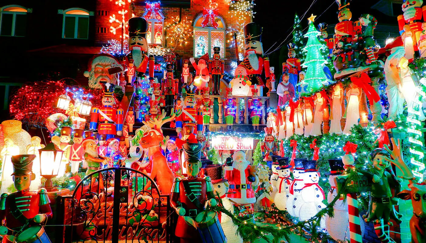 Dyker Heights Christmas Lights - Juldekorationer
