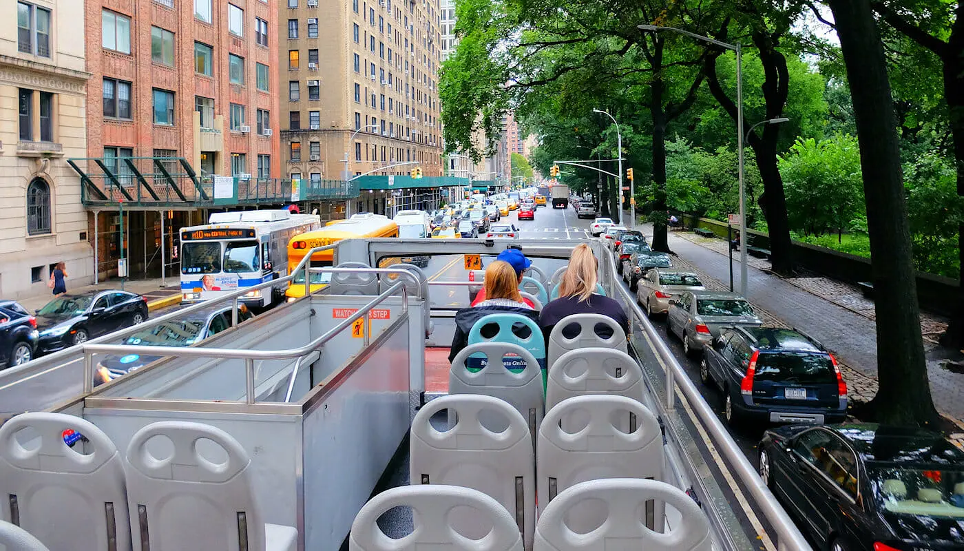 Gray Line Hop On Hop Off buss i New York - Guide
