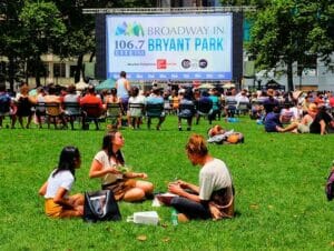 Broadway i Bryant Park