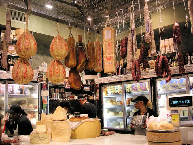 Food Tour i Chinatown och Little Italy - Italienska ostar