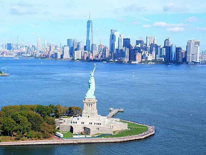 Helikoptertur utan dörrar i New York - Frihetsgudinnan