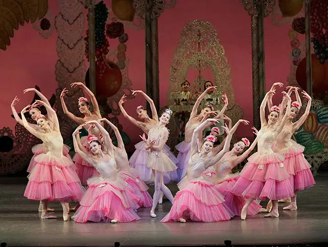 Biljetter till The Nutcracker i New York - Blommor