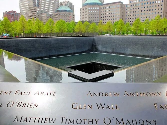 Private Walking Tour in New York 911 Memorial