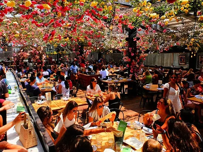 Restauranger i New York - Birreria takbar terrass