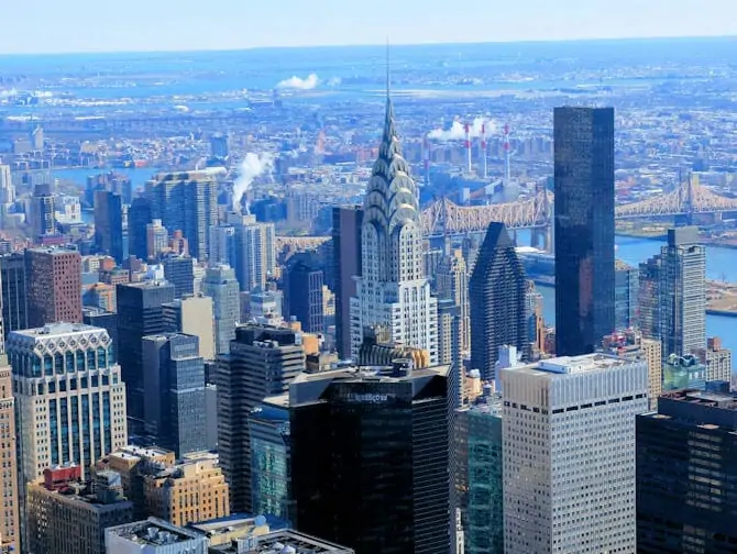Chrysler Building i New York - utsikt över Chrysler Building