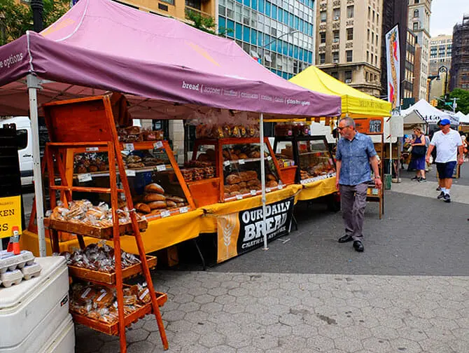 Ekovänlig New York-resa - bröd på Union Square Greenmarket