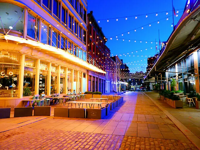 South Street Seaport i New York - På kvällen