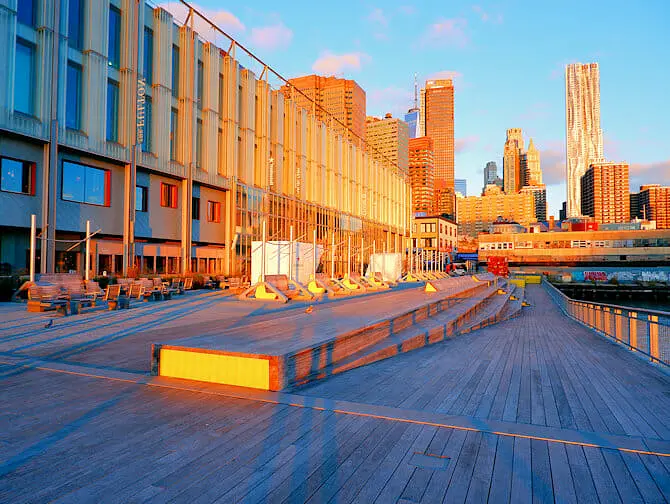 South Street Seaport i New York - Soluppgång