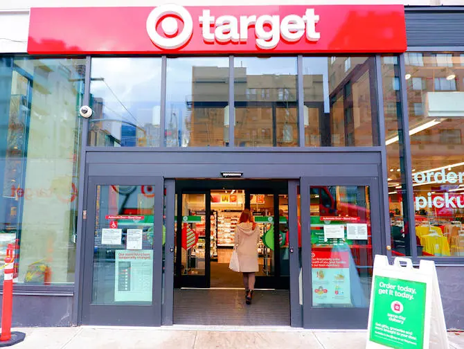 Matbutiker i New York - Target New York utomhus