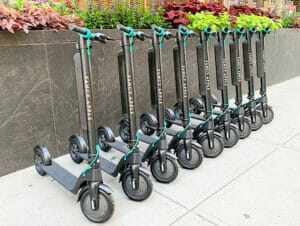 Hyra elsparkcykel i New York