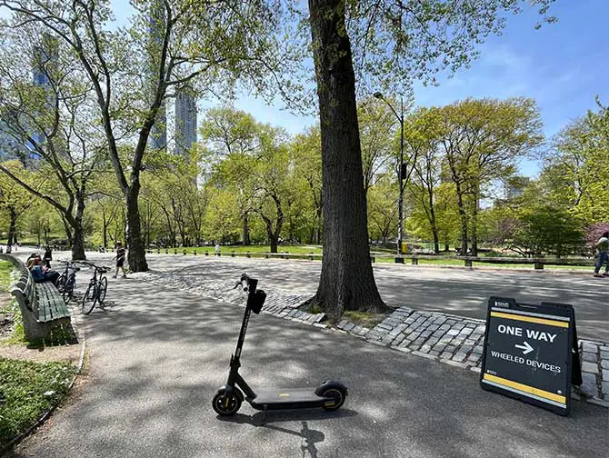 Hyra elsparkcykel i New York - Central Park