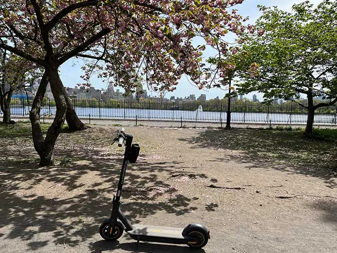 Hyra elsparkcykel i New York - Elsparkcyklar