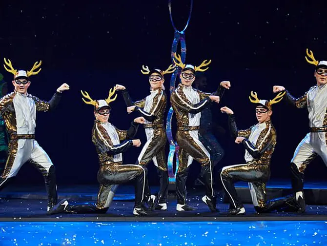Twas the Night Before by Cirque du Soleil - Renar
