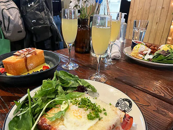 Brunchkryssning i New York