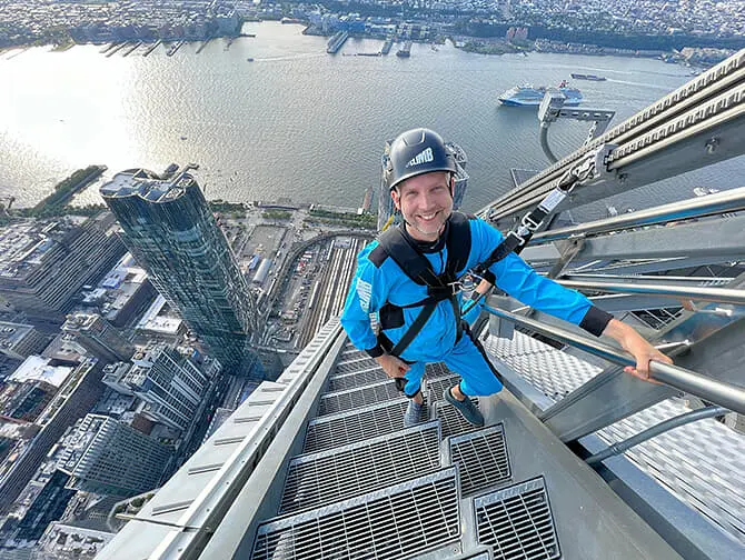 City Climb at Edge i New York - Trappor