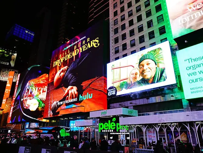 Visa dig på Times Square reklamskylt