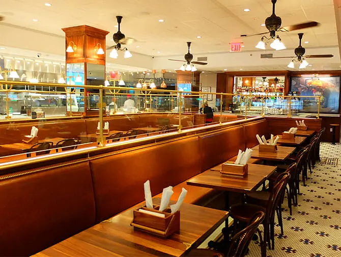 Frukost i New York USA Brooklyn Delicatessen - inomhus