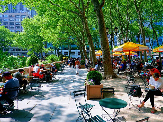 Bryant Park in New York Atmosphere