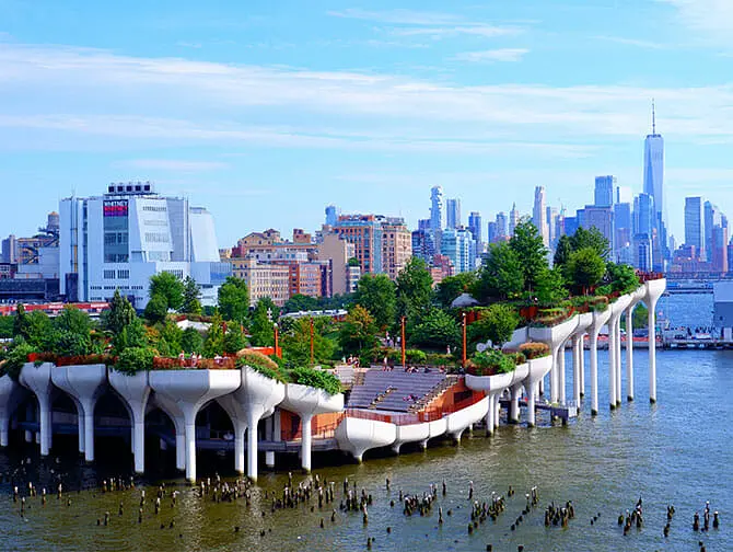 Hudson River Park i New York - Pier 57 utsikt