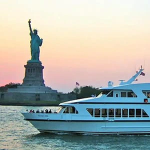 Nyårskryssningar i New York - Cloud 9 IV NYC