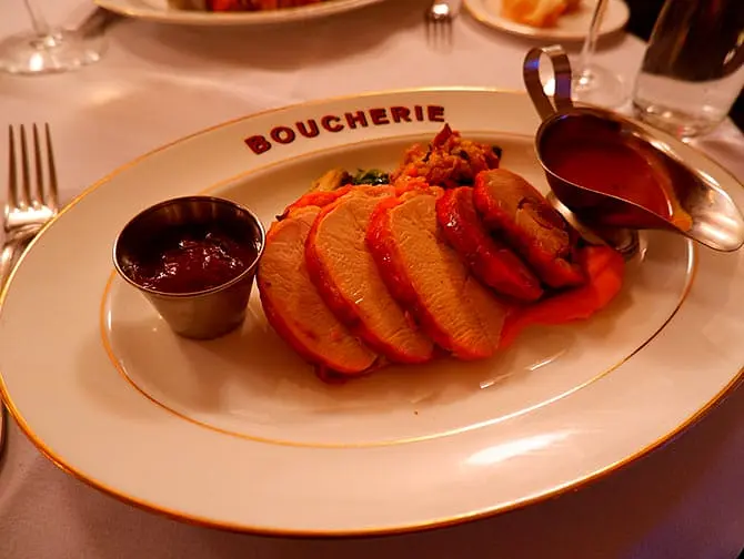 Romantiska restauranger och barer i New York - La Grande Boucherie mat
