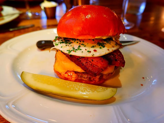 Bästa hamburgarna i New York - Au Cheval burger