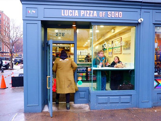 B&auml;sta pizzan i New York - Lucia Pizza of SoHo