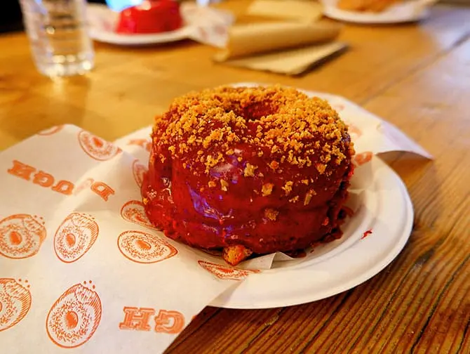 Donut Tour i New York - Provsmakning av munkar
