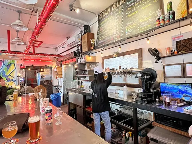 Bästa bryggerierna i New York - Rockaway Brewing Company inuti