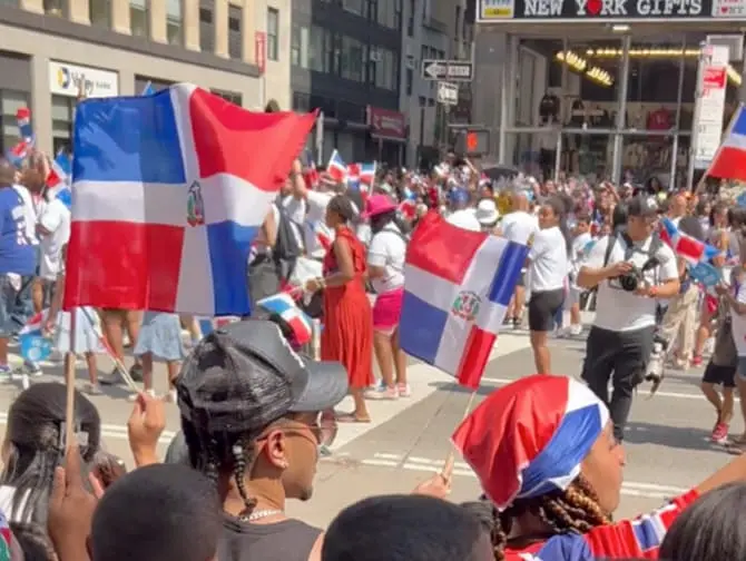 Dominican Day Parade i New York - Dominikanska samfundet
