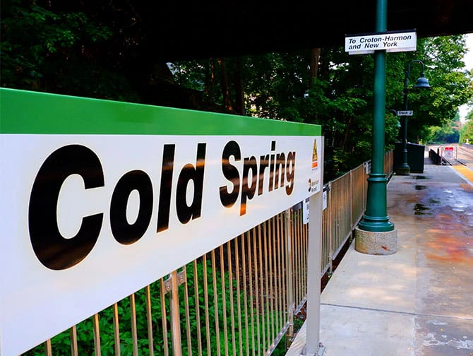 Litet samhälle i Amerika: Dagsutflykt till Cold Spring nära New York - Ta tåget till Cold Spring